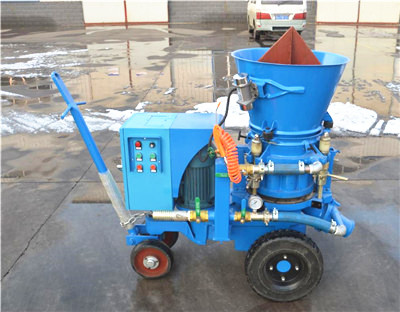 Refractory gunite machine