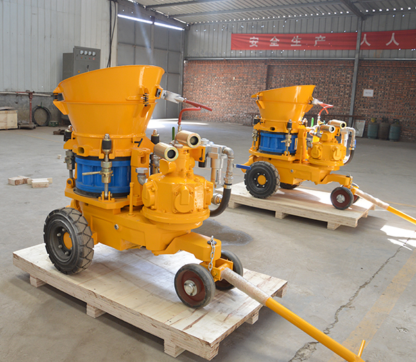 Rotary gunite machine in Russia