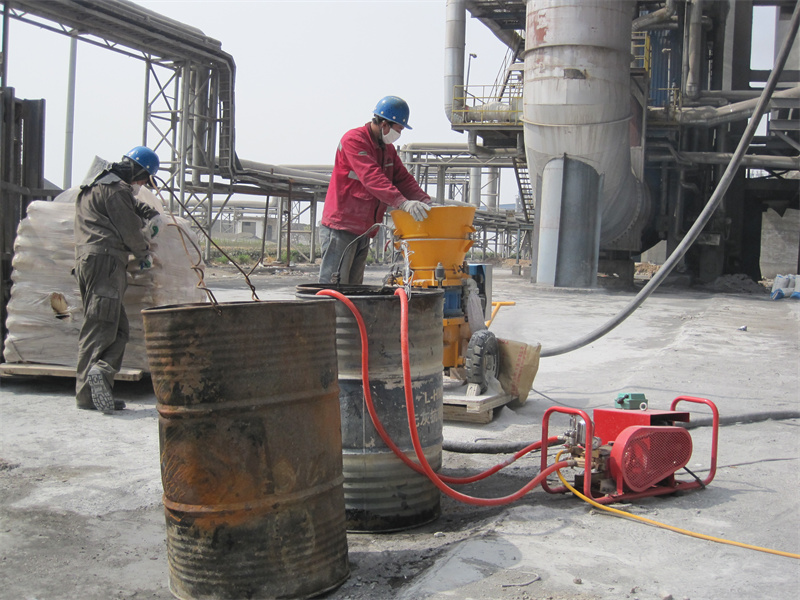 Refractory gunning machine castable for radiant module