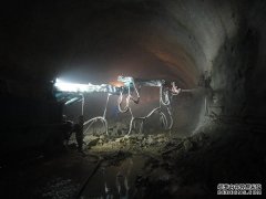 Concrete spray system used in tunnel