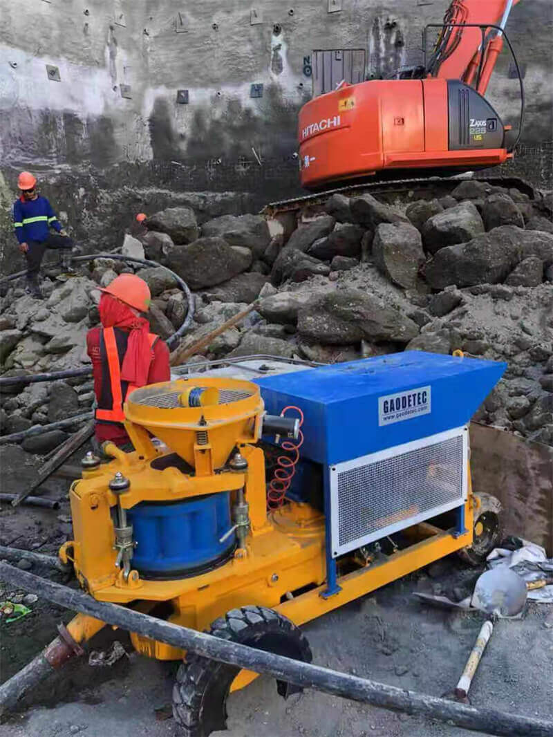 Shotcrete machine for underground mining